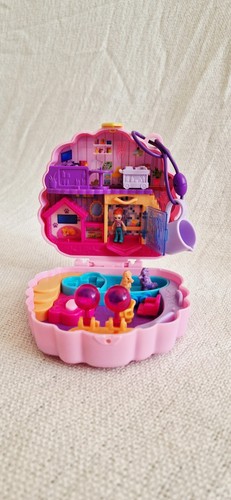 Polly pocket dolls - polly, playset